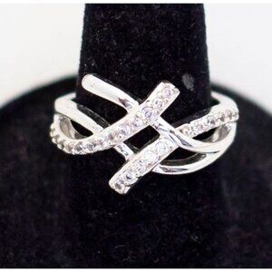 Size 7, Vintage Sterling Silver Crisscross Rhinestones Ring - A23